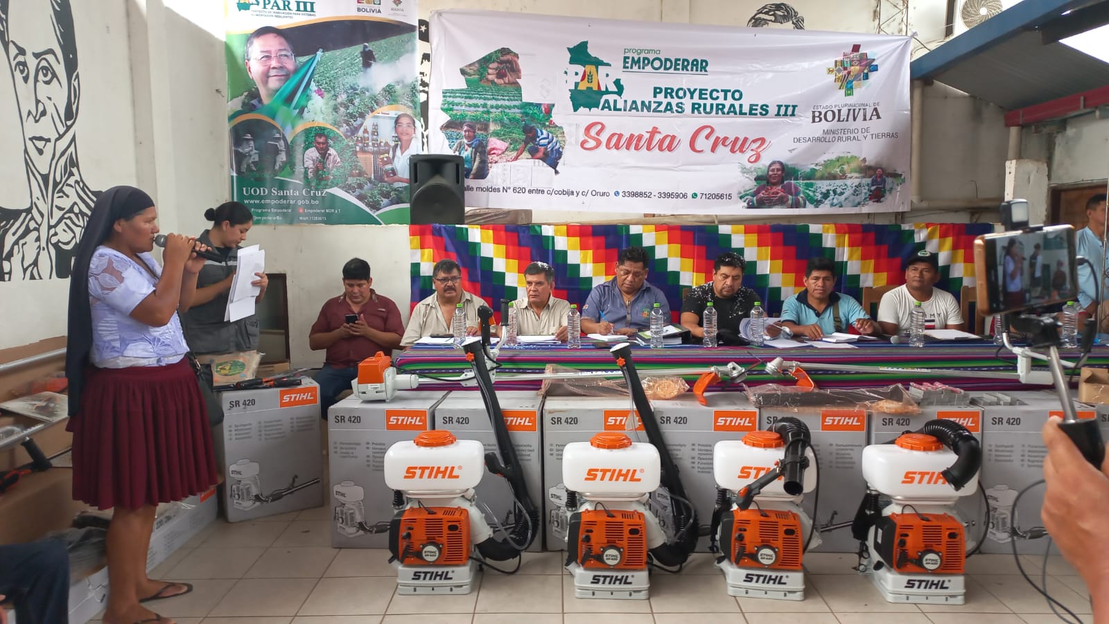 Entregan plantines, herramientas y equipos para mejorar la producción de cacao en Yapacaní