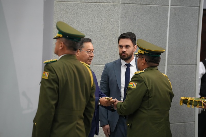 Posesionan al Alto Mando de la Policía con grados de generales, Álvarez Griffiths fue ratificado