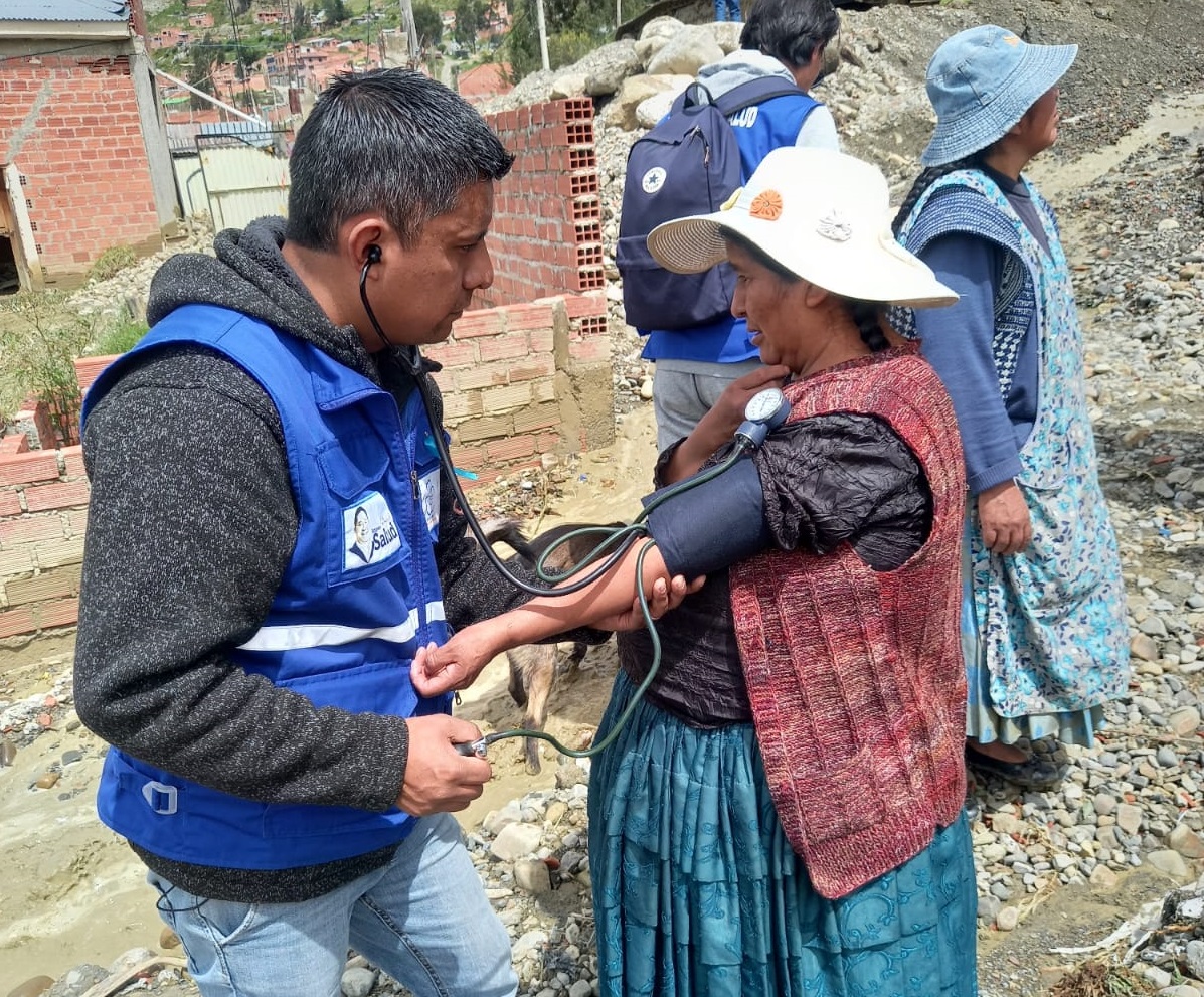 Equipos médicos de respuesta rápida realizan 3.610 atenciones en salud a familias daminificadas por desastres naturales