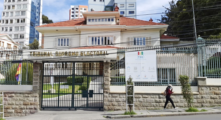 Corre plazo para que PAN-BOL y FPV defiendan su personería jurídica