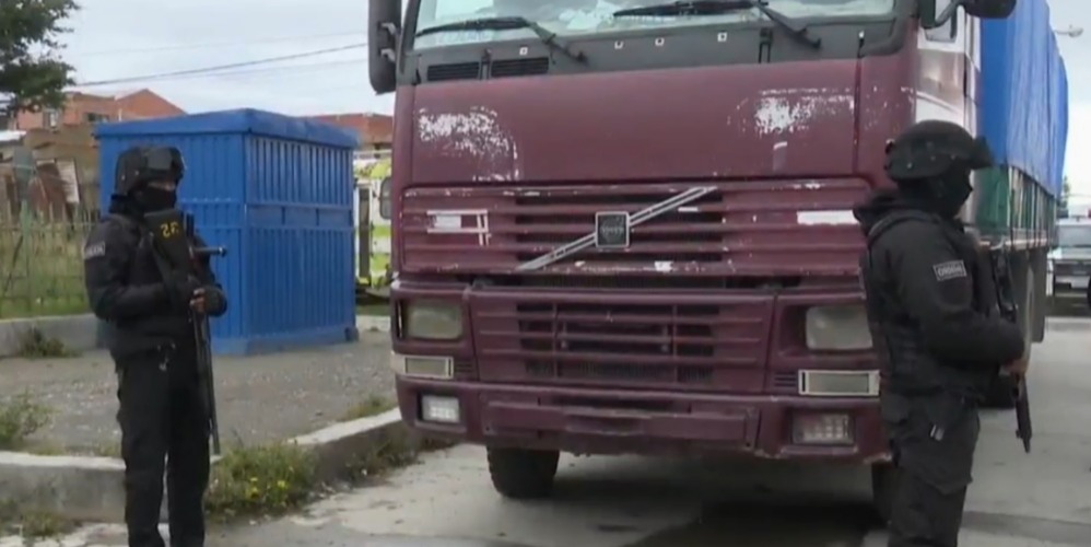 En El Alto interceptan camión con tanques adicionales para desviar combustible