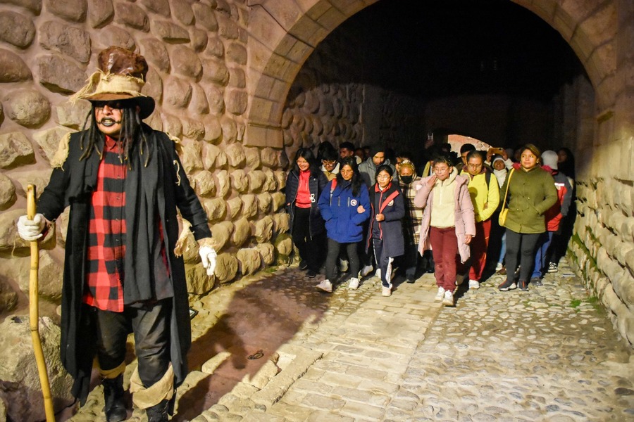 Recorrido nocturno con relatos escénicos convocó a más de 450 visitantes en la Casa Nacional de Moneda