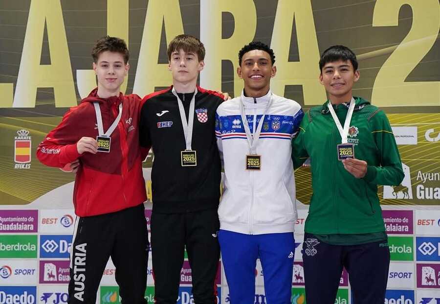 Manuel Olguín logra la medalla de bronce en campeonato Mundial Juvenil de Karate