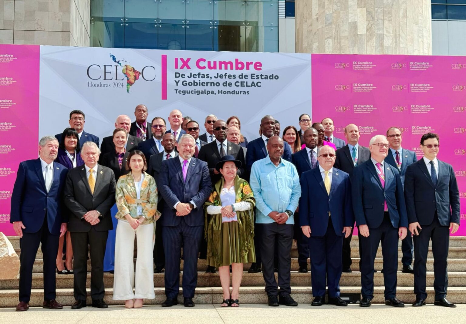 Canciller advierte que aranceles de Trump afectan a todas las economías y pide una respuesta regional