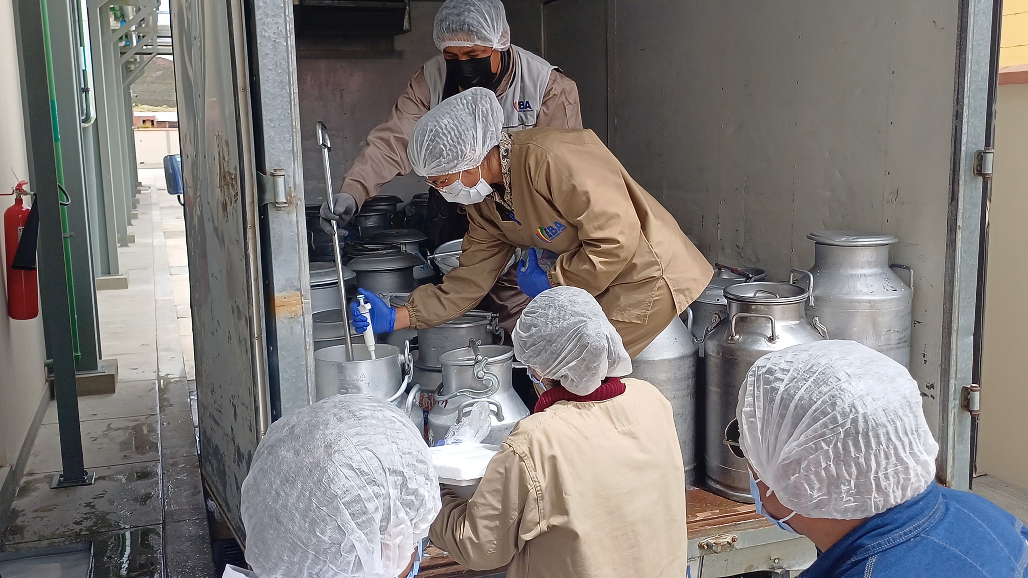 Comisión de Chile inspecciona plantas lecheras de Bolivia con miras a la exportación