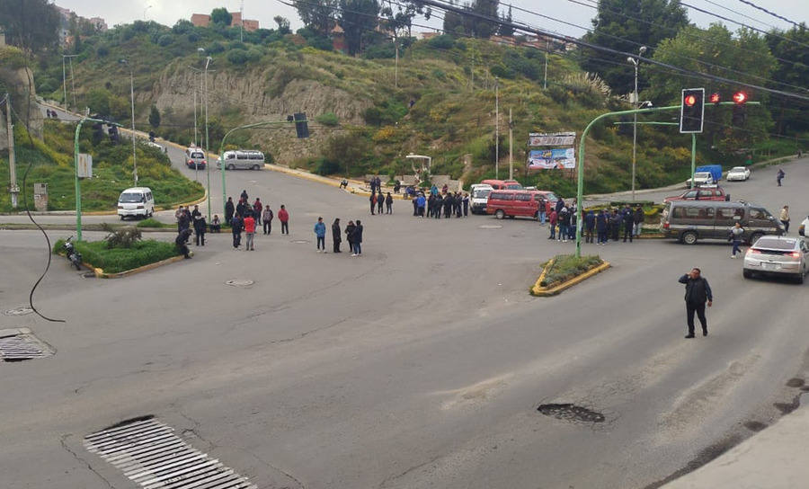 Trabajo dispone tolerancia en el ingreso laboral por el paro de transportes en La Paz