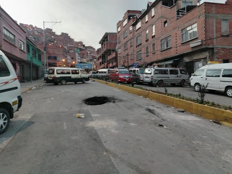 Identifican 46 puntos de bloqueo del transporte sindicalizado en La Paz y despliegan a policías para garantizar el orden 