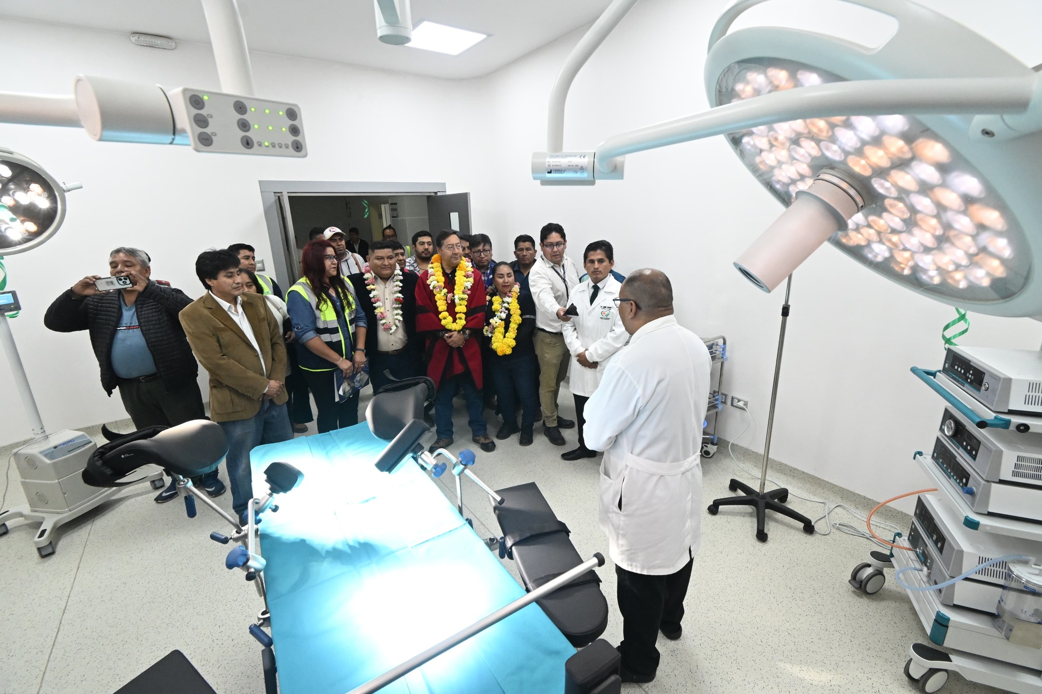 En Yacuiba entregan 284 viviendas, dos puentes, microriego, centro de educación y equipos médicos