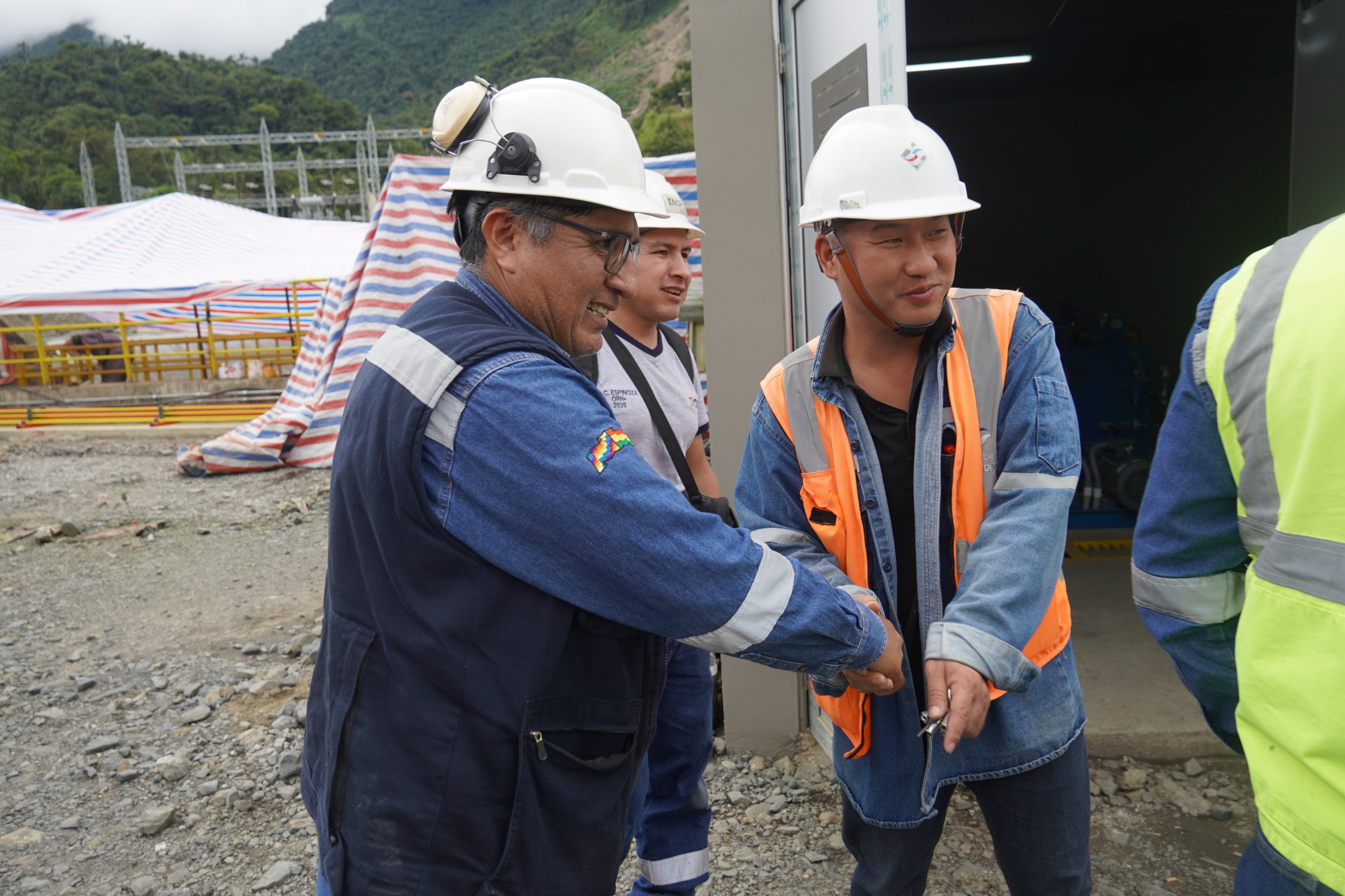 Profesionales bolivianos recibieron capacitación especializada para operar centrales hidroeléctricas del Proyecto Ivirizu en Cochabamba. Foto: Unicom ENDE