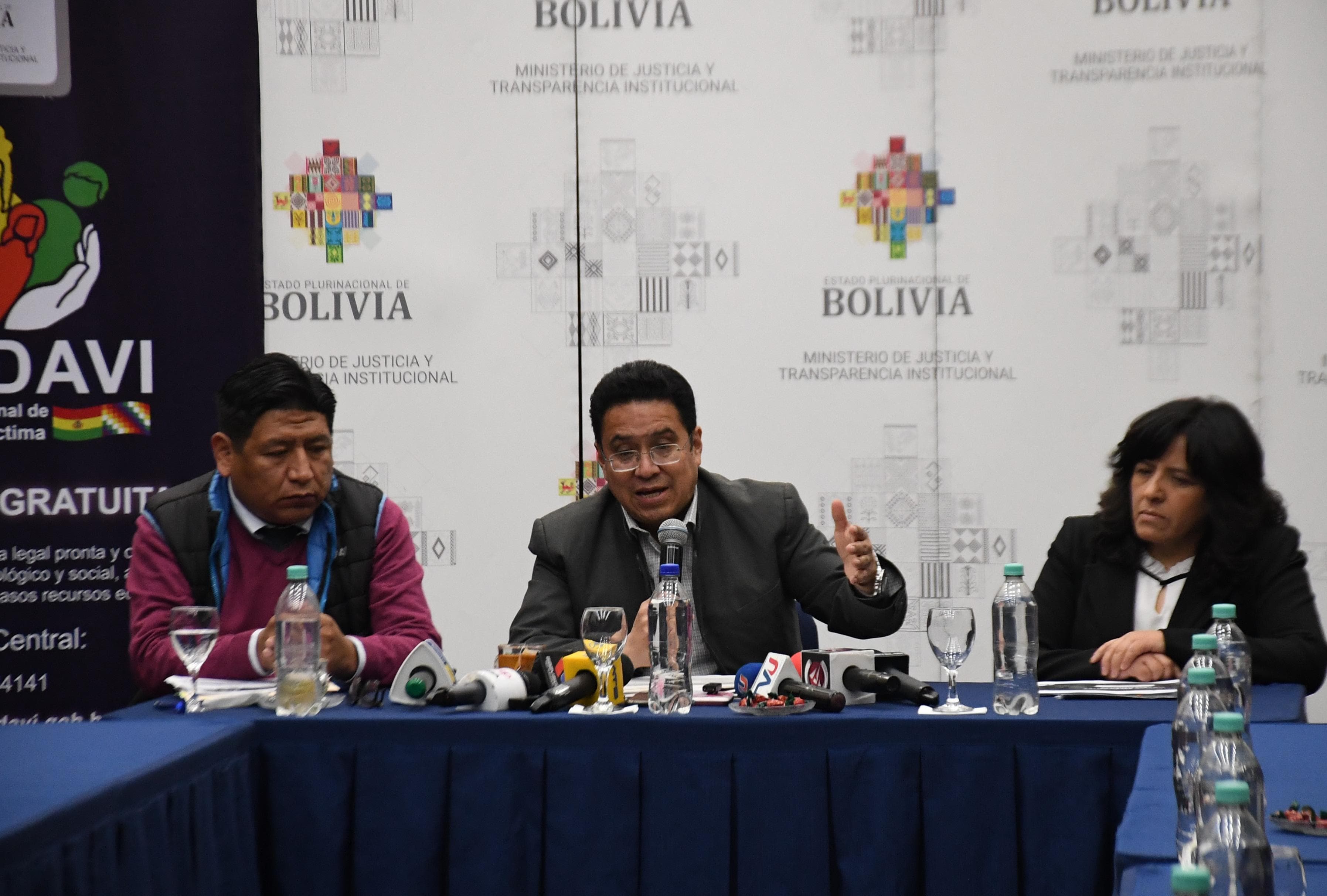 Ministro de Justicia y Transparencia, Adalid Siles, durante el informe del Servicio Plurinacional de Asistencia a la Víctima (Sepdavi). Foto: Jorge Mamani