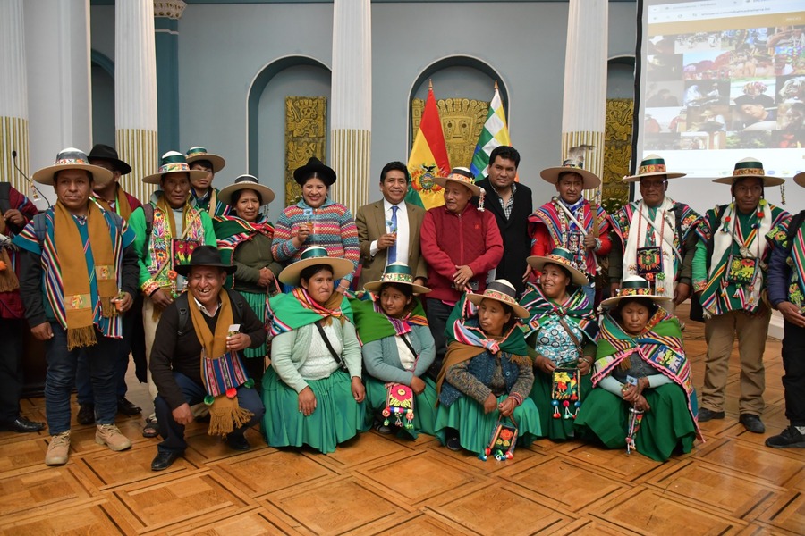 Bolivia convoca a pueblos originarios del mundo a un encuentro en defensa de la Madre Tierra