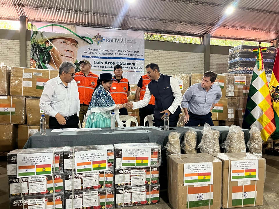 República de la India entrega 15 toneladas de ayuda humanitaria para familias afectadas por inundaciones