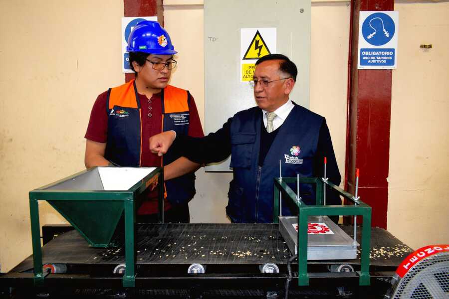 Educación impulsa proyectos innovadores de estudiantes de institutos técnicos y universidades