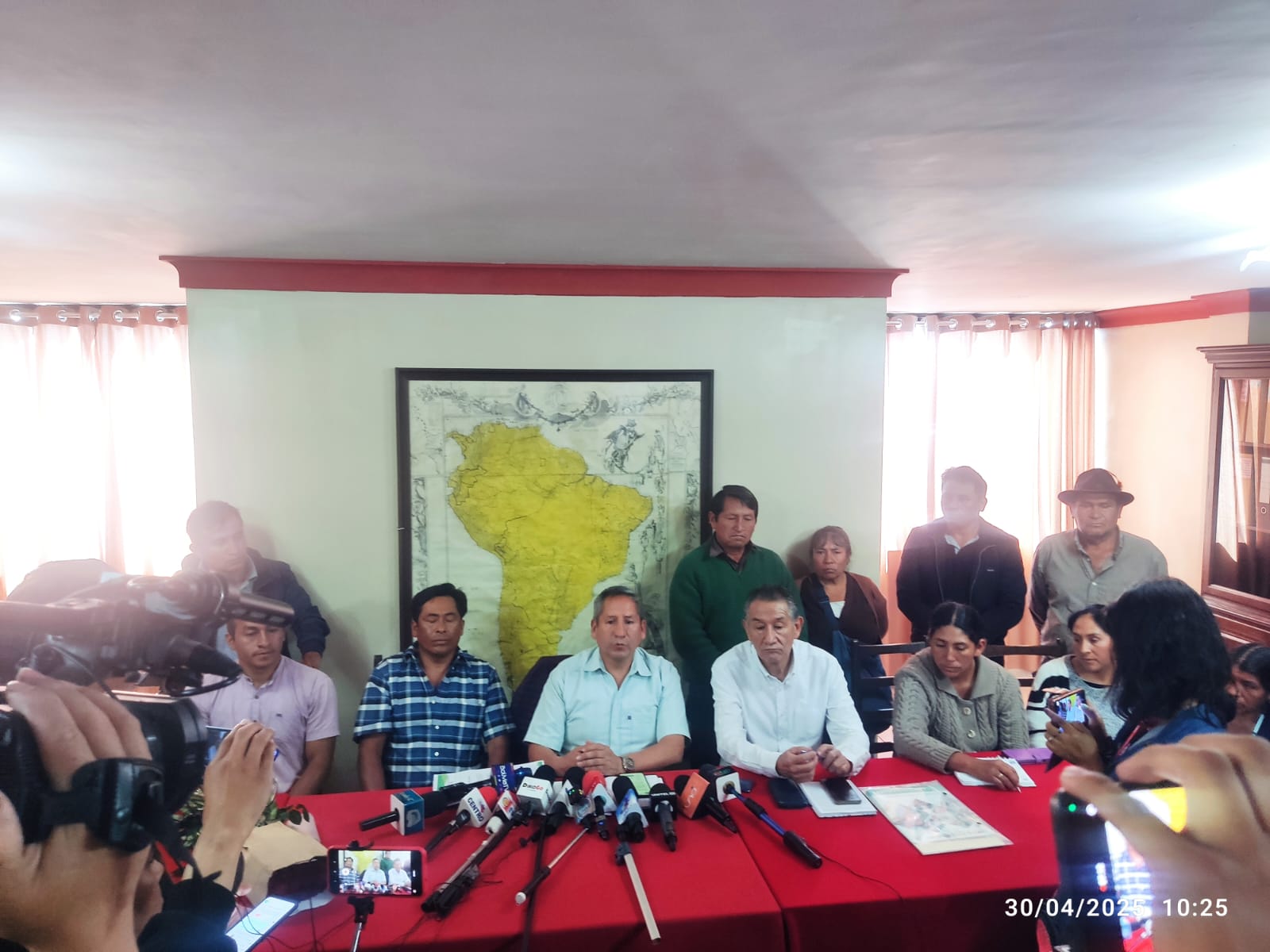 Incrementan controles al contrabando de flores por la línea fronteriza de Perú