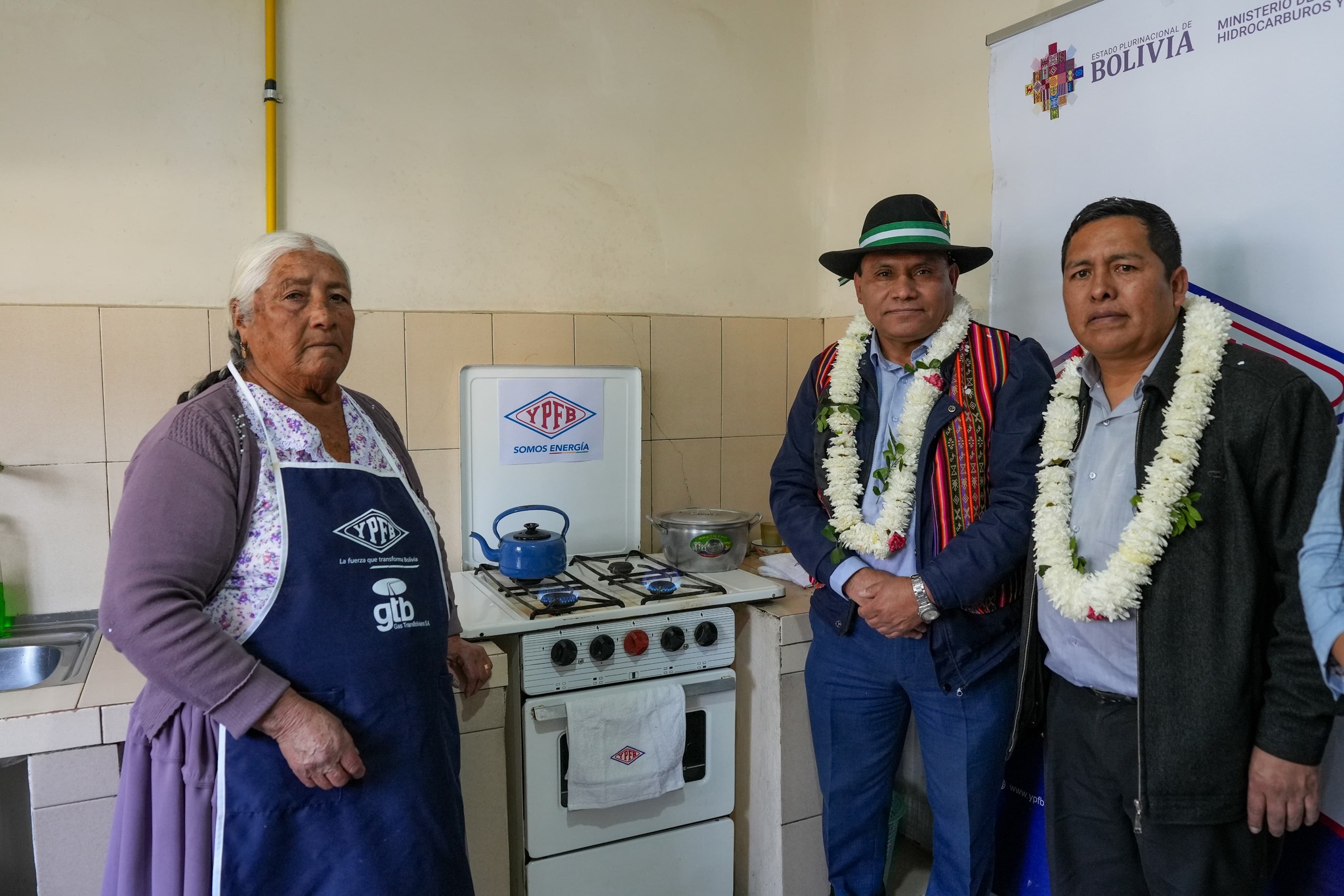 Gobierno entrega red de gas domiciliario en Punata, una de las “200 obras del Bicentenario”