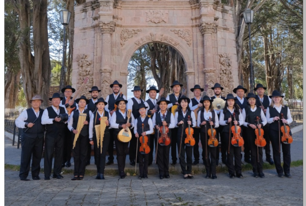 Rinden tributo a 30 personalidades que aportaron al desarrollo cultural, intelectual y artístico de La Paz