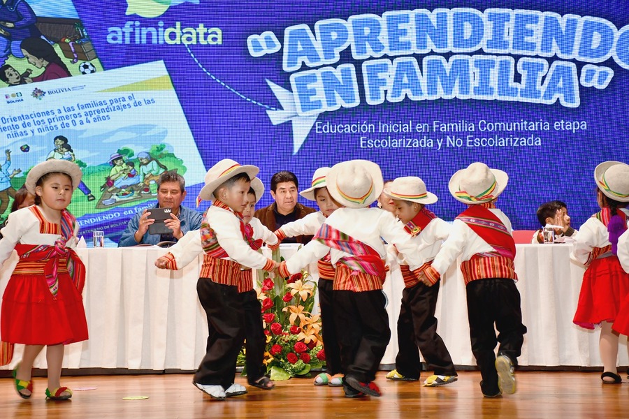 Educación habilita plataforma digital Afinidata para ayudar a los padres en la educación inicial de sus niños