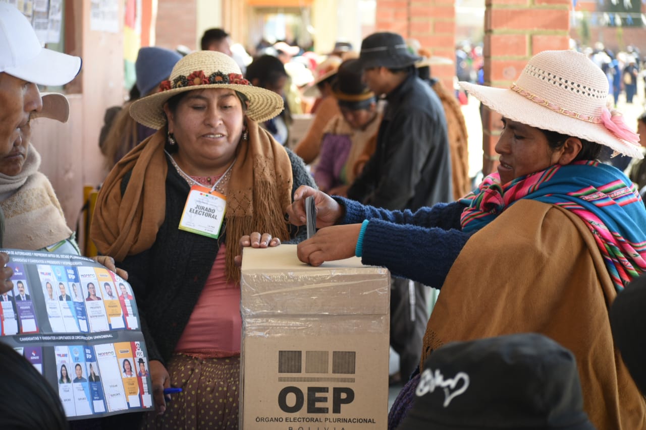 Reportan normal desenvolvimiento de la jornada electoral en el país hasta el mediodía de este domingo