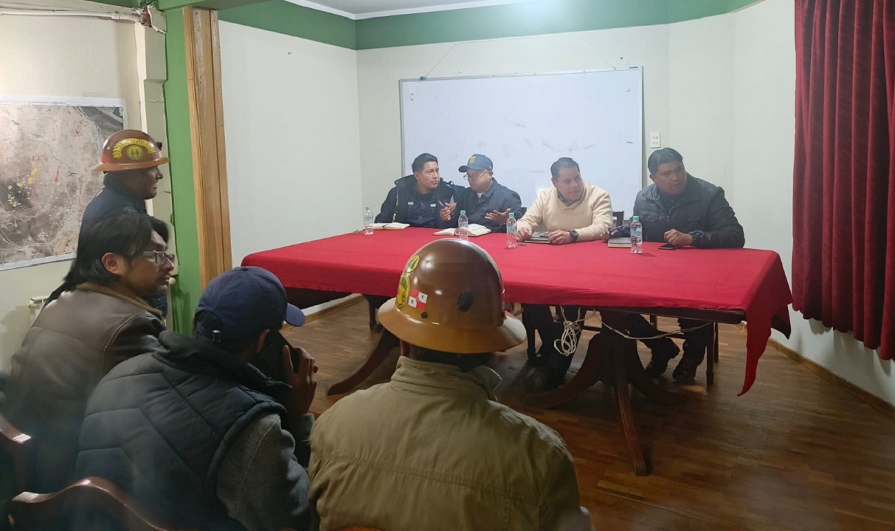 Avanza redacción de acuerdo para delimitar áreas de trabajo en mina Andacaba en Potosí