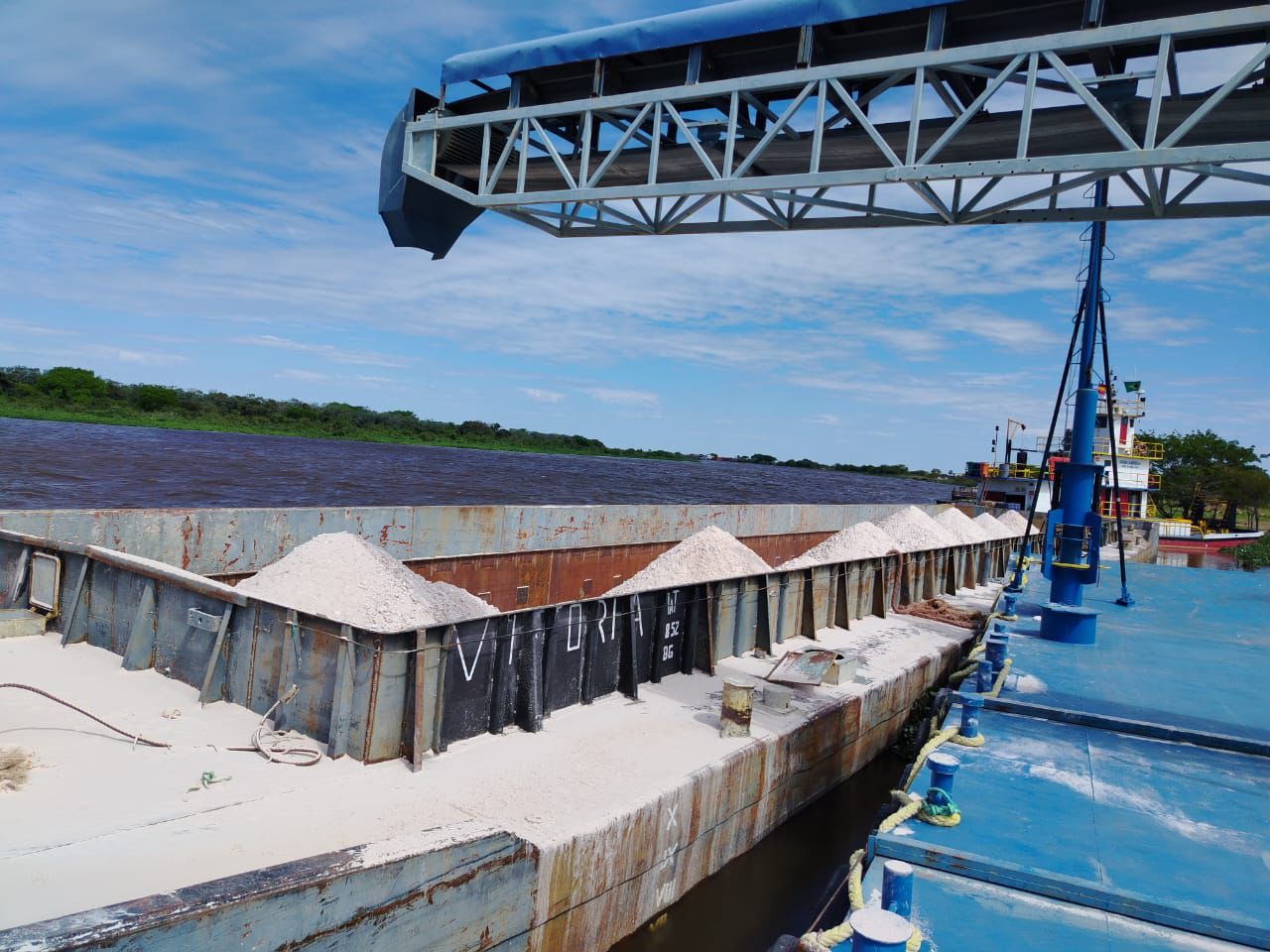 ASP-B moviliza 2.433 toneladas de yeso a Paraguay en segunda operación de carga por Puerto Busch