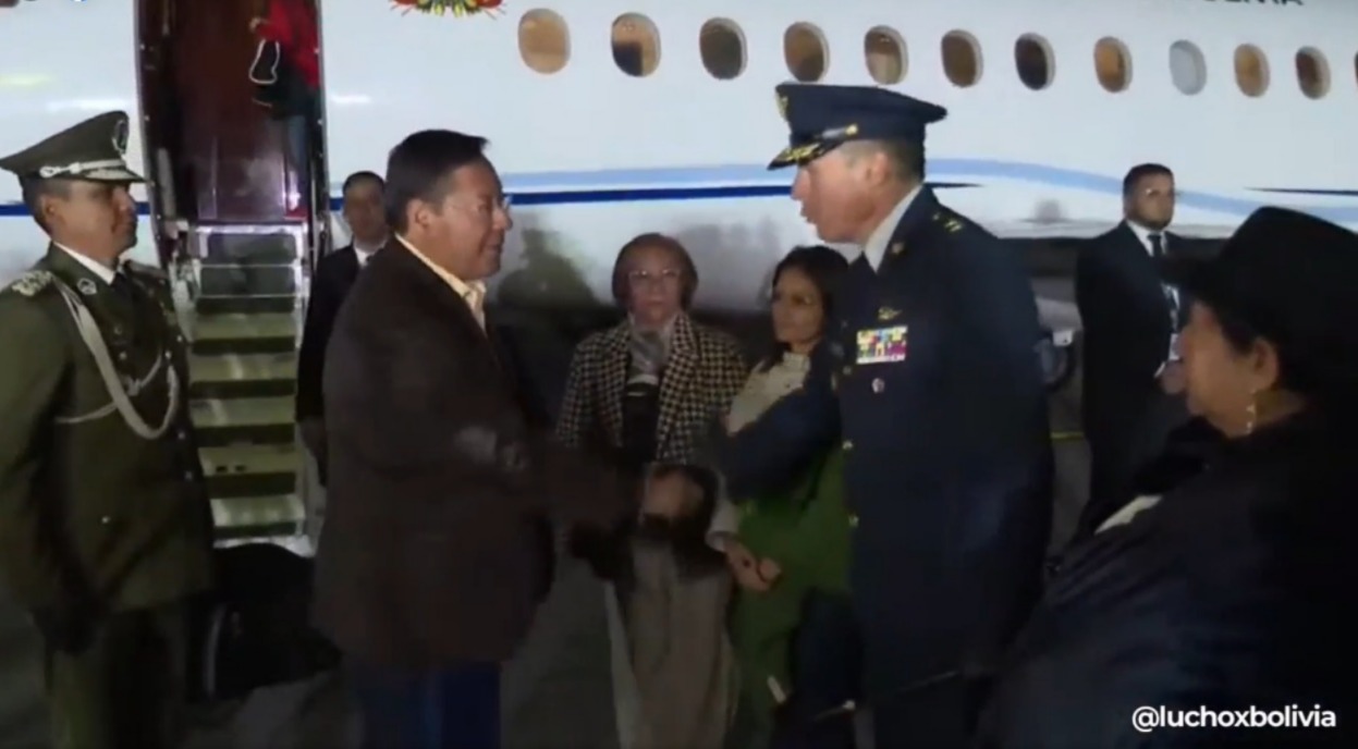 Arce arriba a Colombia para participar de la V Cumbre de Presidentes de los Estados Amazónicos