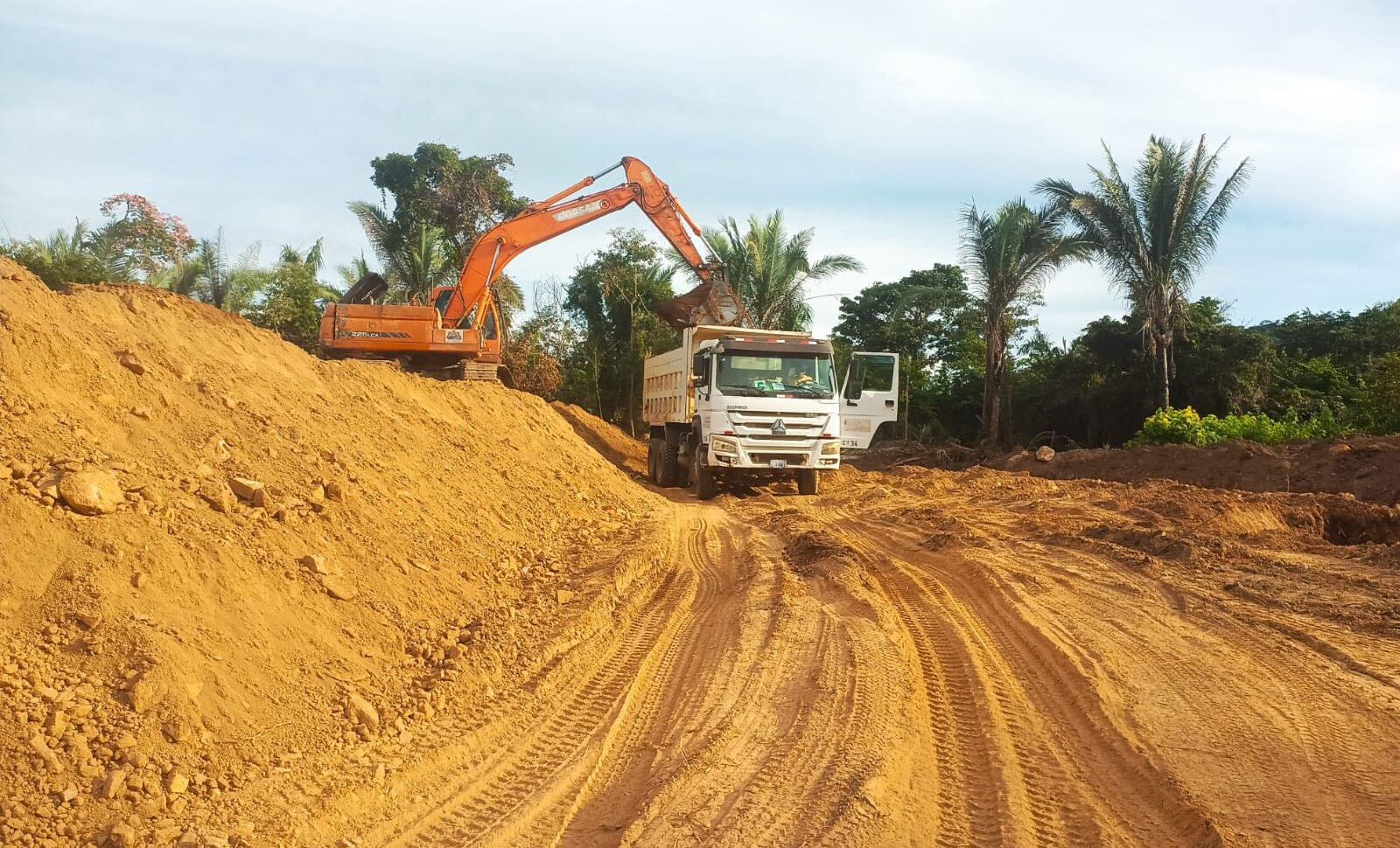 En comunidades de la cruceña Ascensión de Guarayos se entregaron 600 kilómetros de caminos
