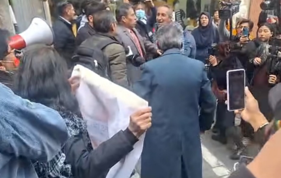 Amagues de enfrentamientos antes de la audiencia de Camacho y Pumari