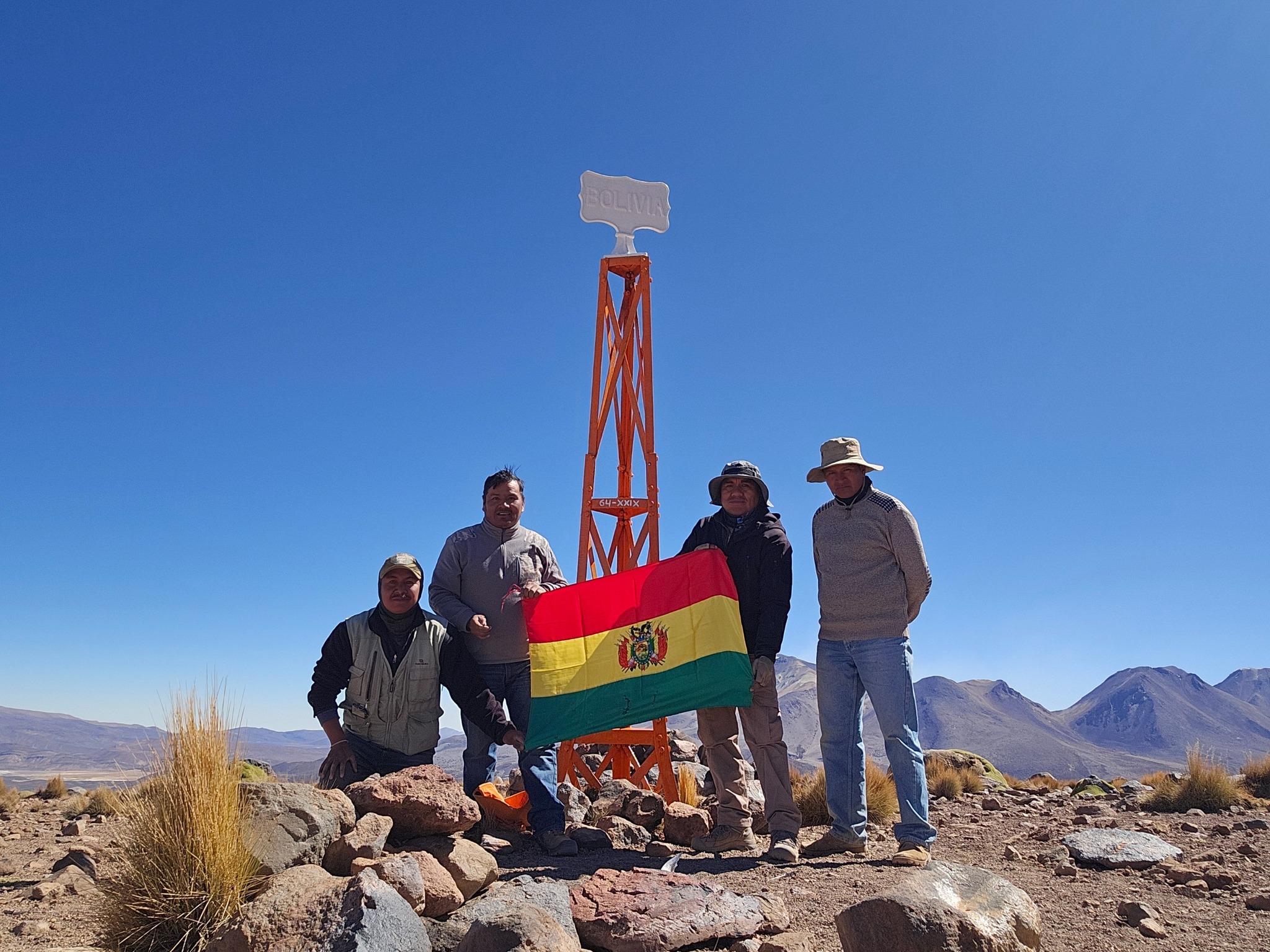 Después de 25 años, Bolivia y Chile reanudan la actualización y mantenimiento de hitos fronterizos