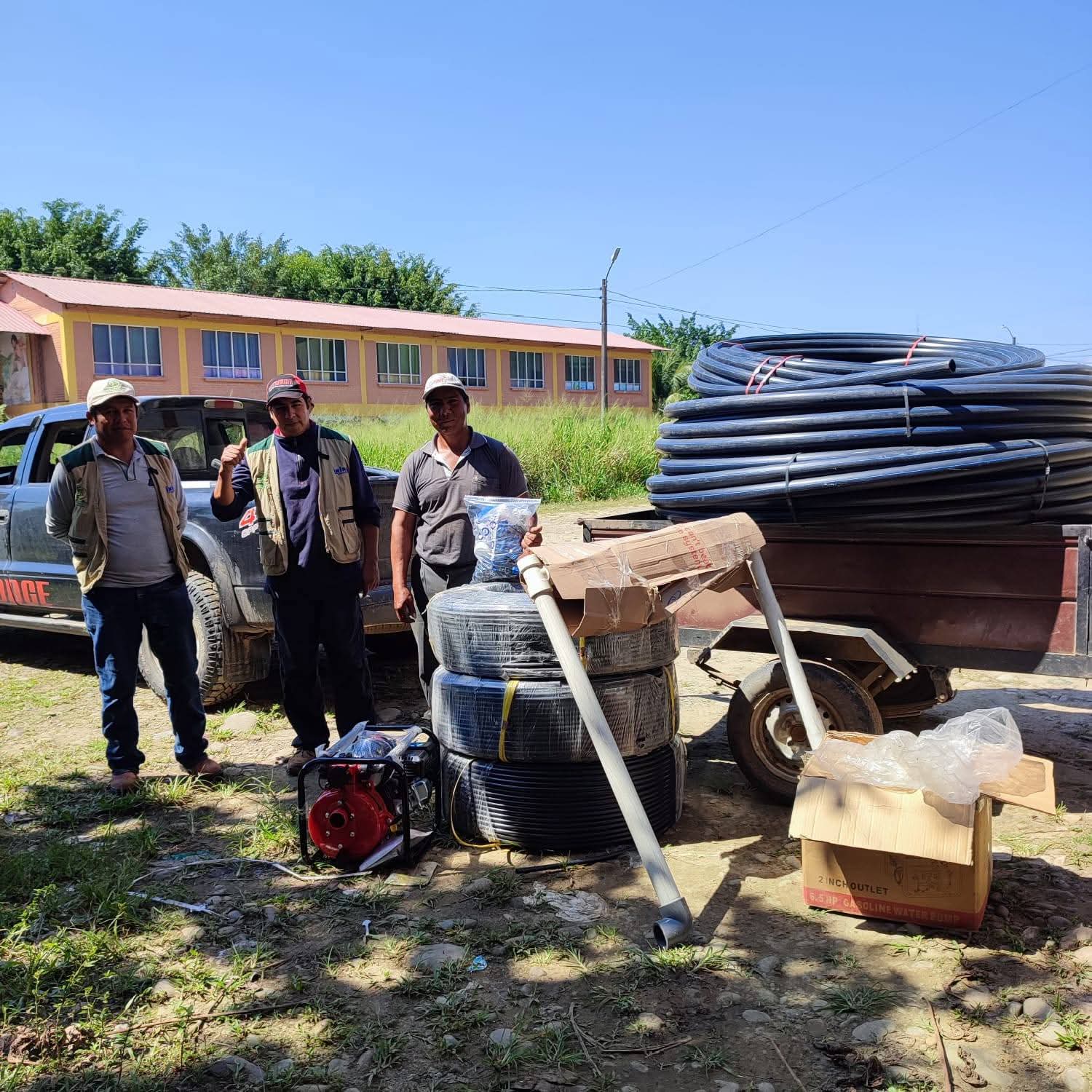 Entregan sistema de riego por goteo para impulsar la producción de palma aceitera en Santa Cruz