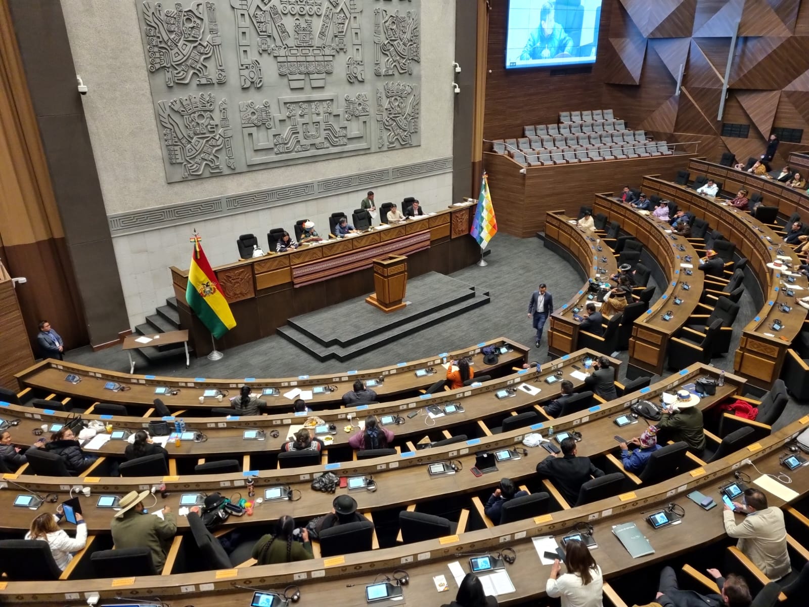 Legislativo vuelve del receso con agenda pendiente de escaños, judiciales complementarias y créditos