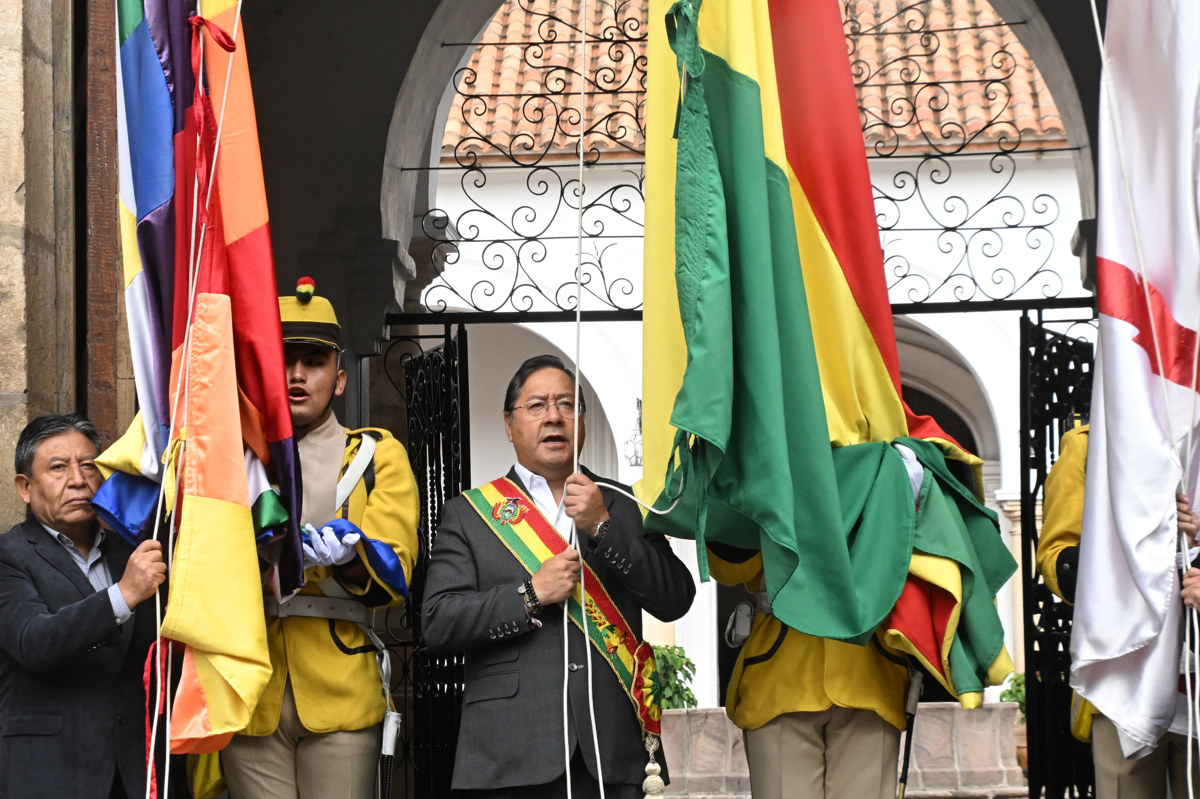 Presidente lidera la ceremonia de apertura del Año del Bicentenario de Bolivia en Sucre