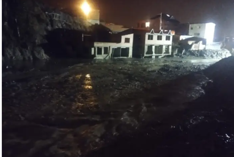 Caen 30 metros de muros de contención en la zona de Bajo Llojeta tras lluvia del martes