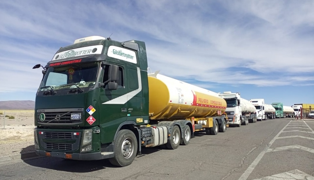 Una empresa logra autorización para importar y comercializar cerca de 22 millones de litros de combustibles en Bolivia