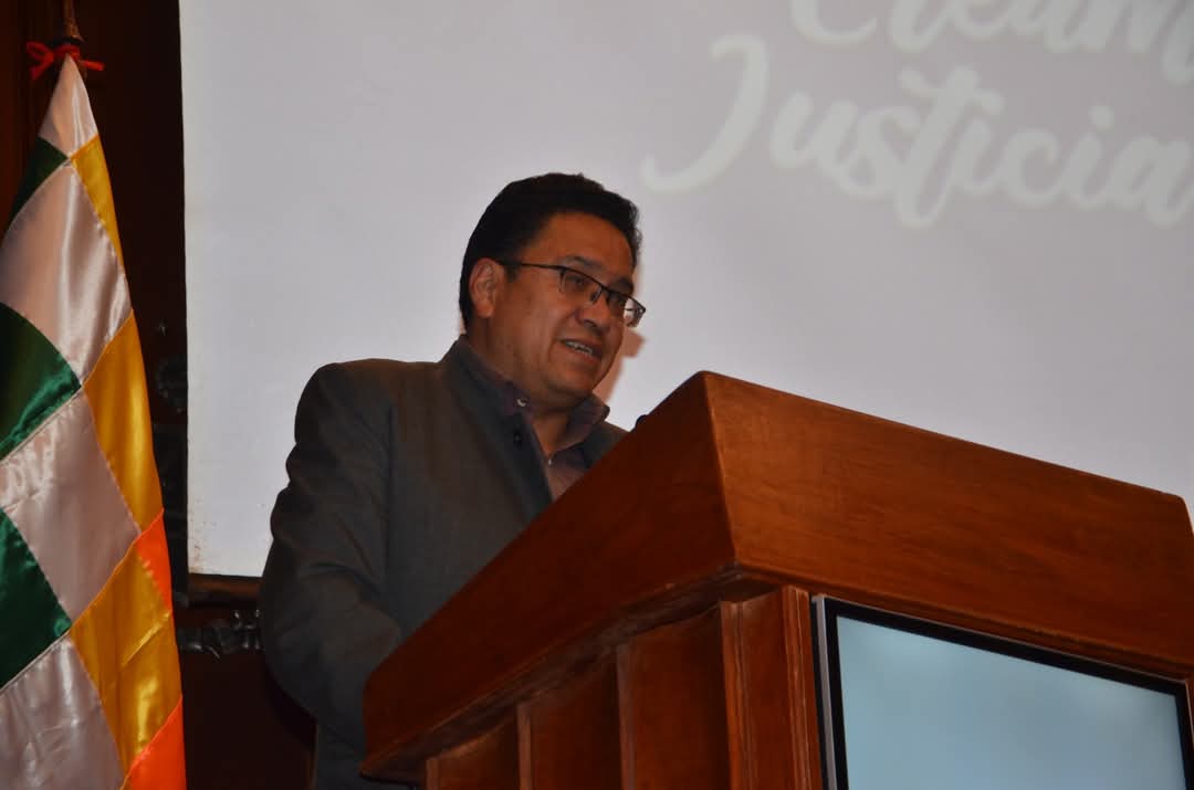 Ministro Siles presentará cuatro propuestas de ley para cambiar la justicia