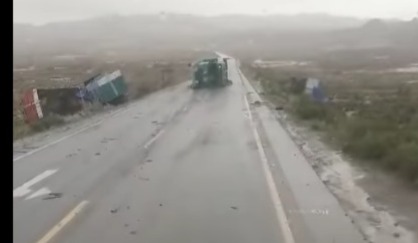 Colisión entre 5 camiones en la vía Tambo Quemado – Patacamaya deja fallecidos y heridos