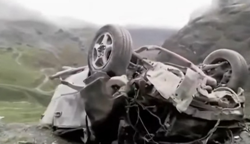 Motorizado se embarranca y deja tres fallecidos en la ruta a Yungas