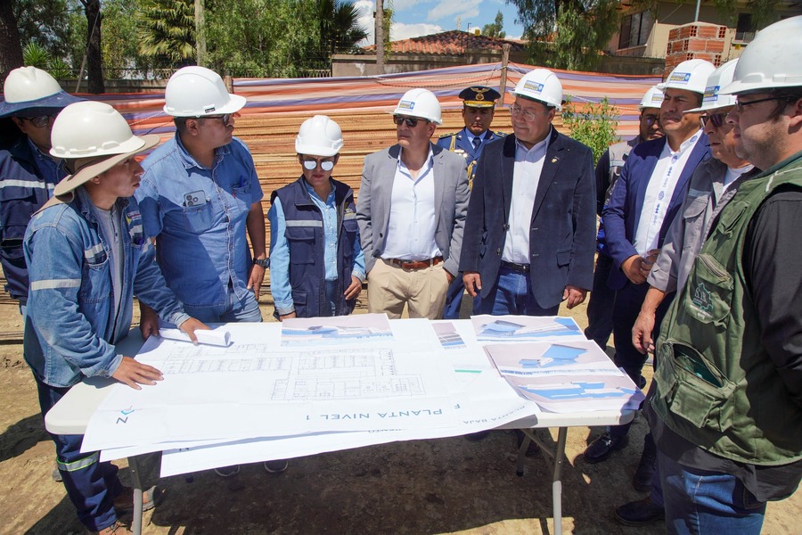 Arce inspecciona construcción del Hospital de Segundo Nivel en Tiquipaya