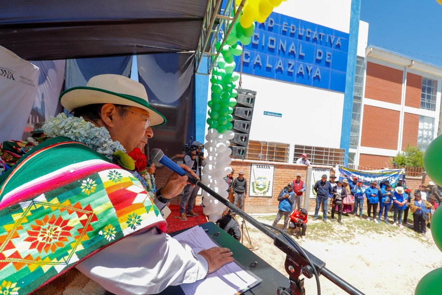 Entregan moderna infraestructura educativa y equipamiento en San Pedro de Totora para mejorar la calidad en la educación
