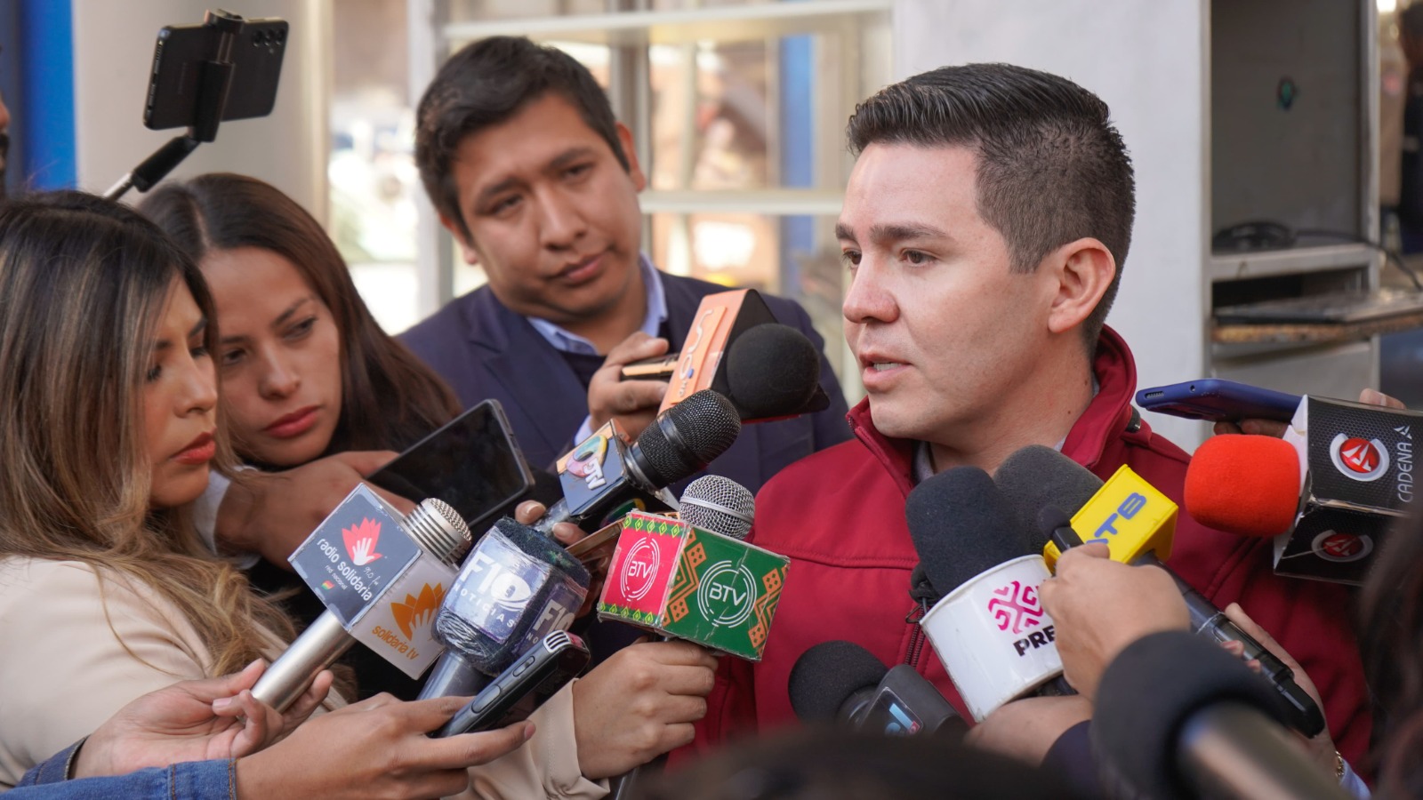 YPFB resarcirá daños a vehículos y estaciones afectadas por entrega de combustible fuera de especificaciones, hay ocho aprehendidos