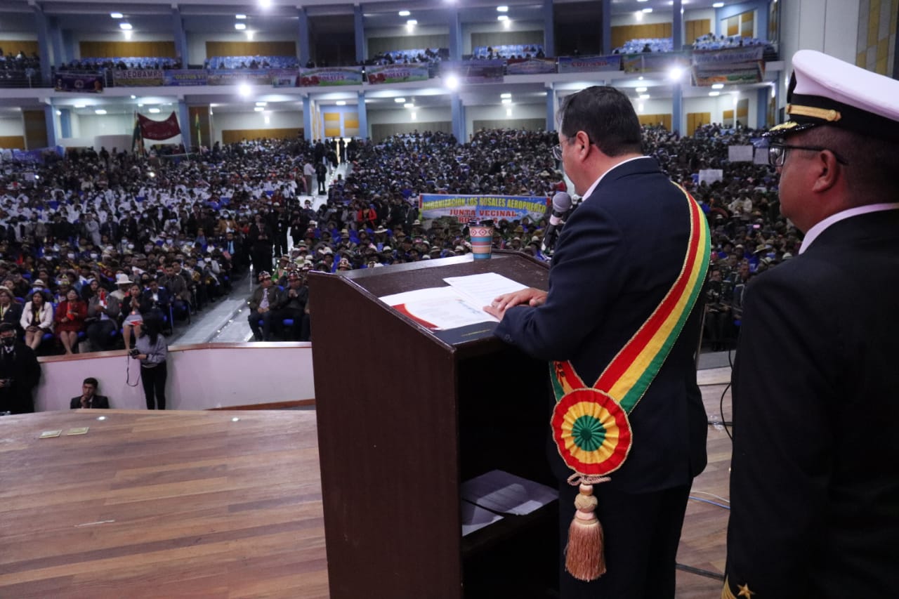 Gobierno fortalece sistema de salud con ampliación hospitalaria y equipamiento de 89 establecimientos en Oruro 