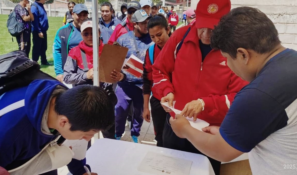 Más de 1.000 personas se inscribieron para capacitarse como entrenador de fútbol