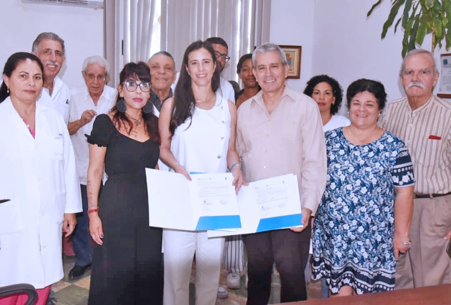 Bolivia y Cuba firman convenio para impulsar la investigación científica en medicina nuclear