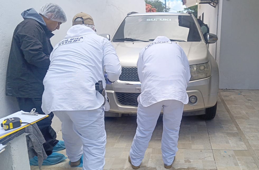 Encuentran vagoneta utilizada por sicarios que mataron al capitán Aldunate, arrestan a tres personas 