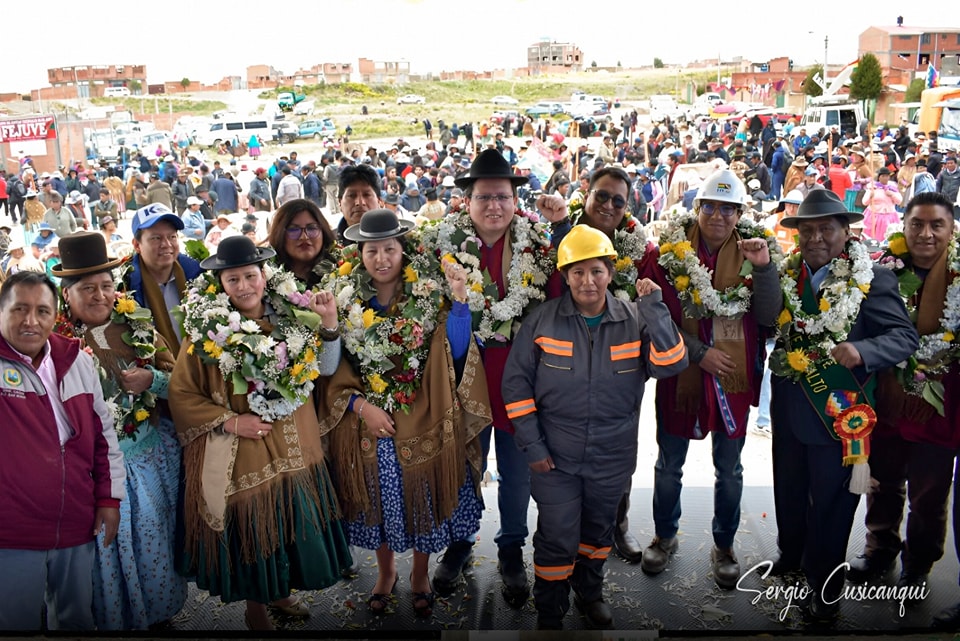 En El Alto empiezan 30 proyectos de enlosetado por más de Bs 55 millones