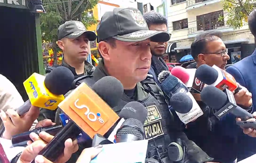 Un vehículo se embarranca en el municipio paceño de Quime y deja tres personas fallecidas