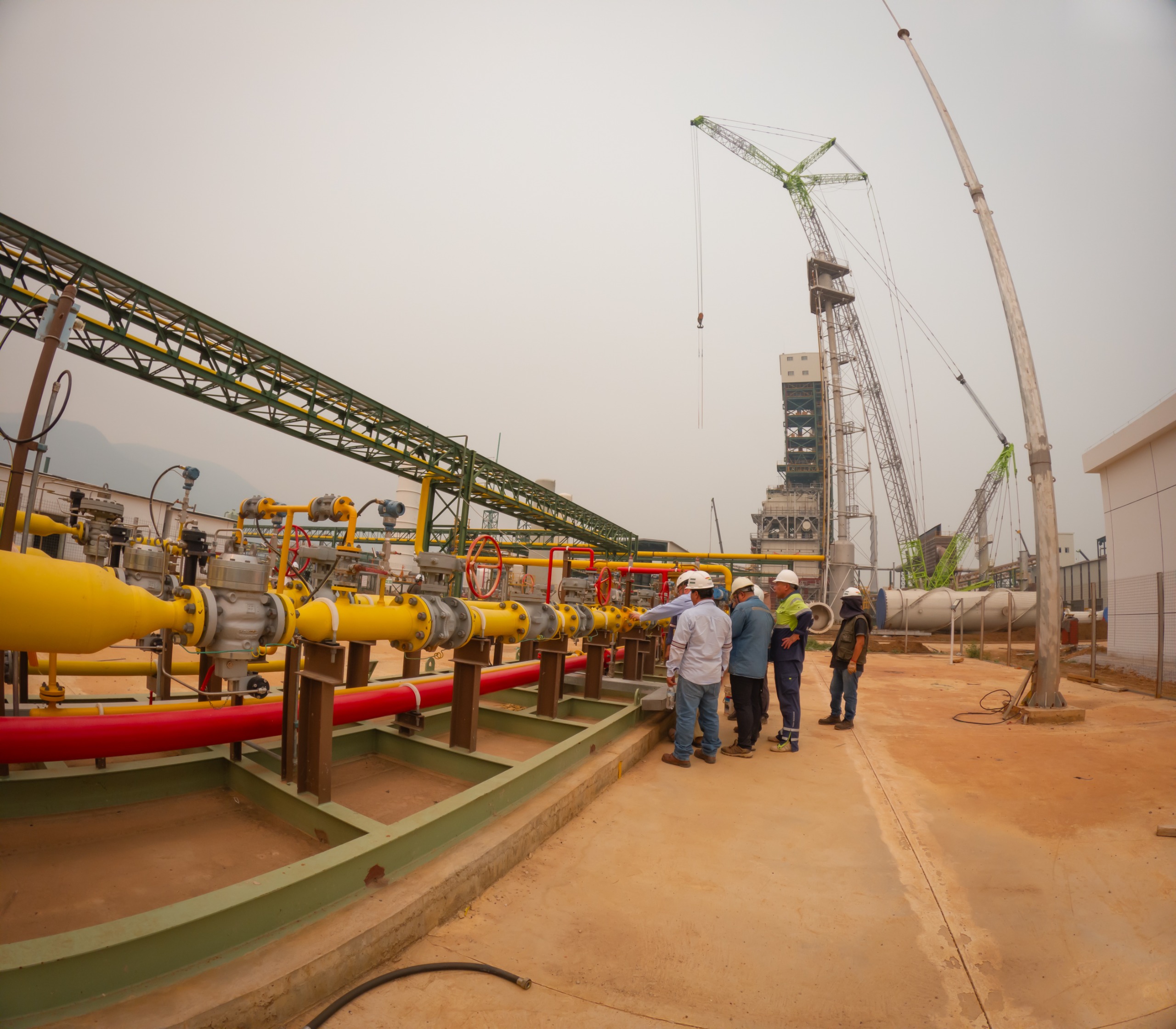 Indígenas agradecen por hacer realidad la industrialización de los recursos naturales como el hierro del Mutún