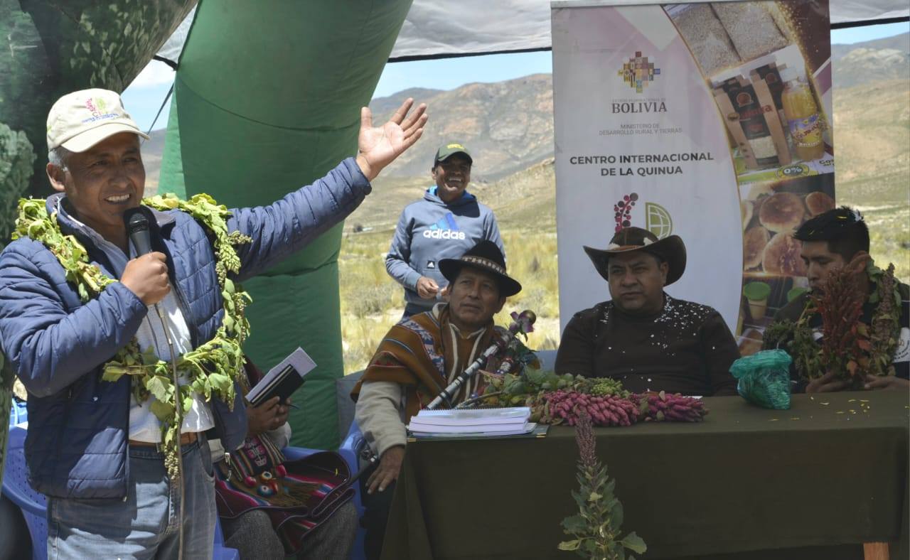 Inspección de parcelas de cultivos de quinua, GAIOC Salinas, Oruro. Foto: MDRyT