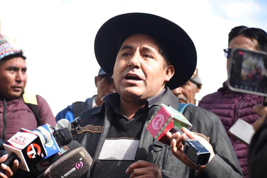 Seña: quienes endiosan a las personas son pocos, la mayoría de la militancia está firme con el MAS