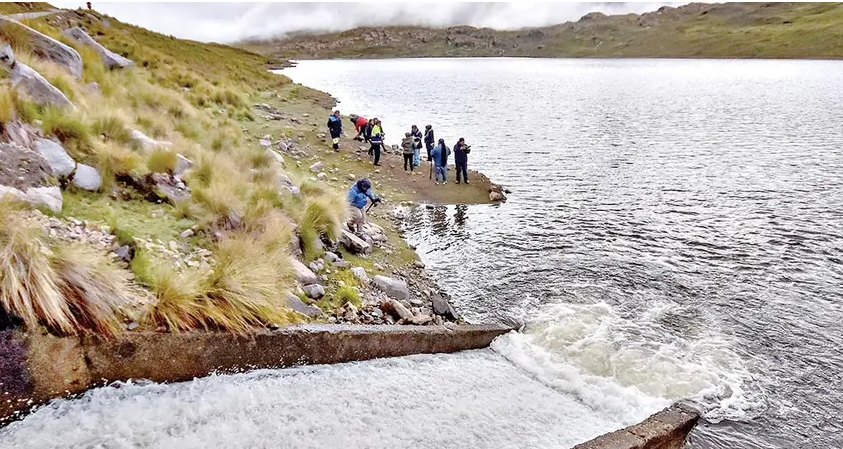 Represa Escalerani llega a su capacidad máxima de rebalse en Cochabamba