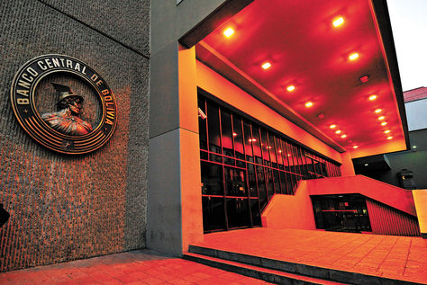 Bolivia paga $us 764 millones de la deuda externa programada para el primer semestre  2025